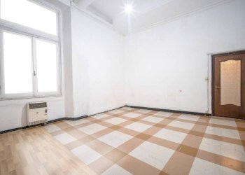 Soggiorno - Appartamento piazza dei Giustiniani, Genova (zona Centro Storico) - foto 8