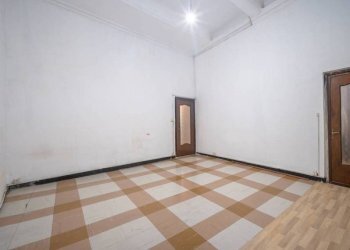 Soggiorno - Appartamento piazza dei Giustiniani, Genova (zona Centro Storico) - foto 9