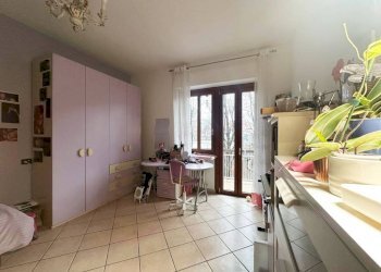 Camera da letto - Trilocale via Vittorio Zanellato, 23, Venaria Reale - foto 14