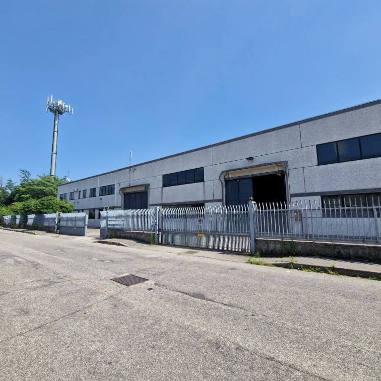 Facciata - Capannone via Enrico Mattei, Pogliano Milanese - foto 1
