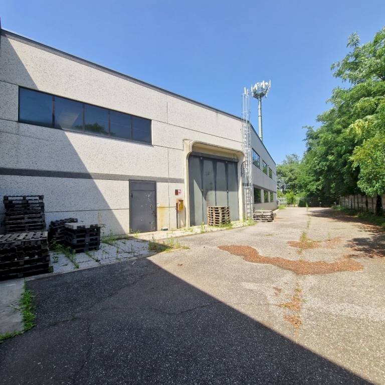 Facciata - Capannone via Enrico Mattei, Pogliano Milanese - foto 3