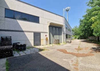 Facciata - Capannone via Enrico Mattei, Pogliano Milanese - foto 3