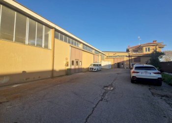 Facciata - Capannone via Don Luigi Sturzo, Lainate - foto 1