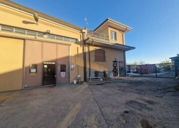 Facciata - Capannone via Don Luigi Sturzo, Lainate - foto 2