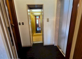 Ascensori - Appartamento piazza Europa, Cuneo (zona Centro) - foto 5