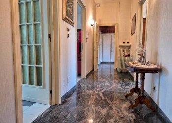 Corridoio - Appartamento piazza Europa, Cuneo (zona Centro) - foto 32