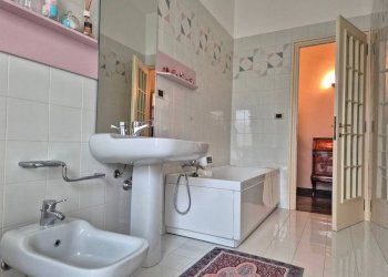 Bagno - Appartamento piazza Europa, Cuneo (zona Centro) - foto 33