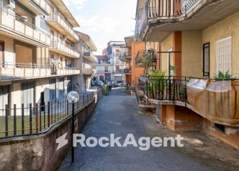 Cortile interno - Quadrilocale via Spirito Santo, 75, Aci Sant'Antonio - foto 23