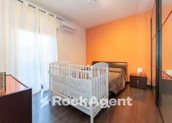 Camera da letto - Quadrilocale via Spirito Santo, 75, Aci Sant'Antonio - foto 25