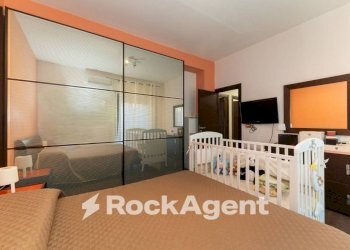 Camera da letto - Quadrilocale via Spirito Santo, 75, Aci Sant'Antonio - foto 26