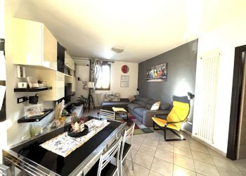 soggiorno/cucina - Quadrilocale via Alessandro Tassoni, Bologna (zona Borgo Panigale) - foto 1