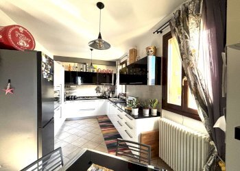 soggiorno/cucina - Quadrilocale via Alessandro Tassoni, Bologna (zona Borgo Panigale) - foto 5