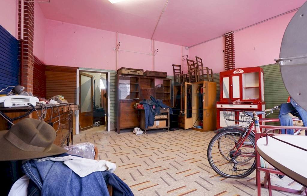 Interno non residenziale - Shop via Giuseppe Garibaldi, Bagnacavallo - photo 2