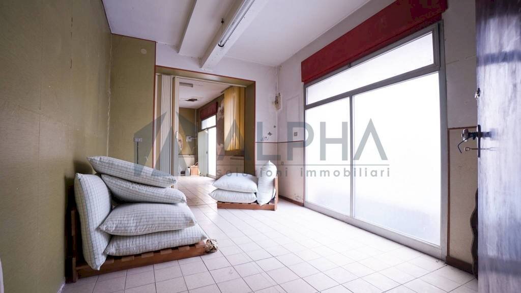 Interno non residenziale - Office via Luigi Graziani, Bagnacavallo - photo 1