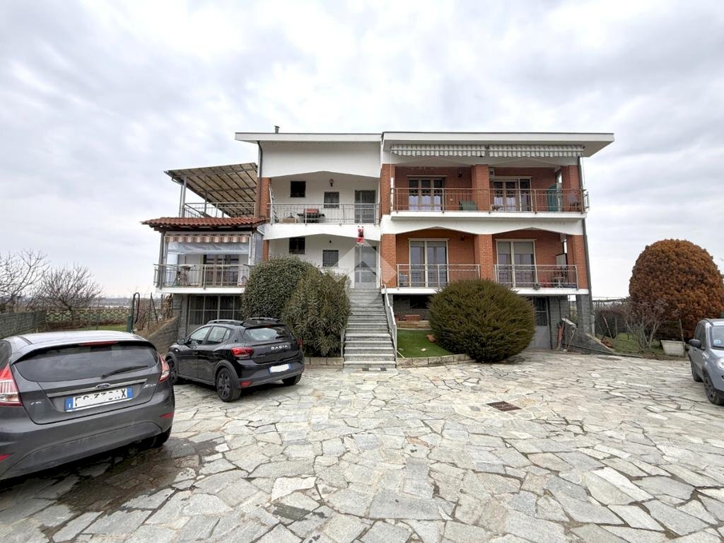 Four-room apartment Via dante, Poirino - photo 1