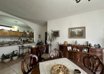 IMG_2426.JPG - Casa indipendente Via Monte Rosa 75, Invorio - foto 1