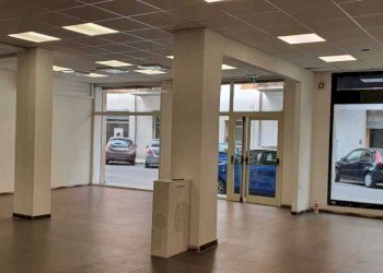 interno verso vetrine - Locale Commerciale Quartu Sant'Elena - foto 21