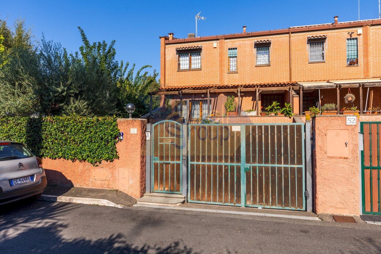 esterni - Villa Via Elio Petri, Roma - foto 3