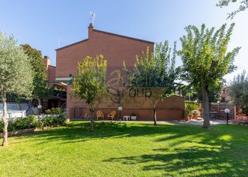 esterni - Villa Via Elio Petri, Roma - foto 9