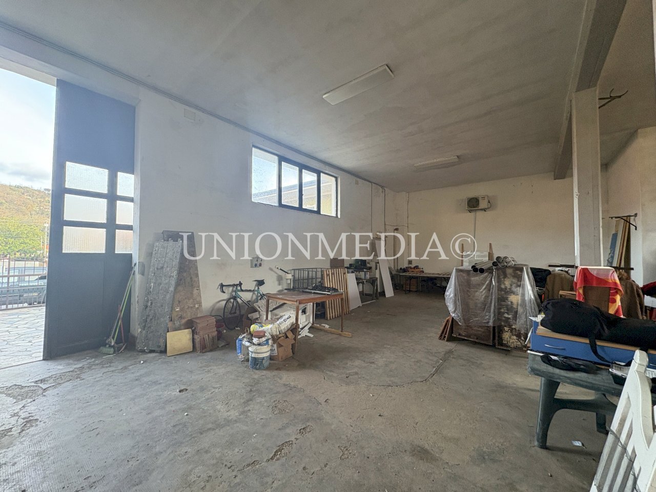 3 affitto capannone.jpg - Locale Commerciale Castelnuovo Magra - foto 3