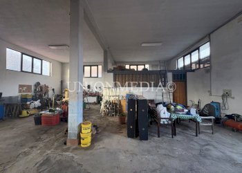 4 affitto capannone.jpg - Locale Commerciale Castelnuovo Magra - foto 4