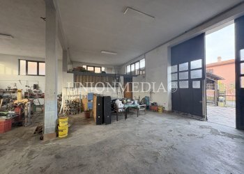 5 affitto capannone castelnuovo magra.jpg - Locale Commerciale Castelnuovo Magra - foto 5