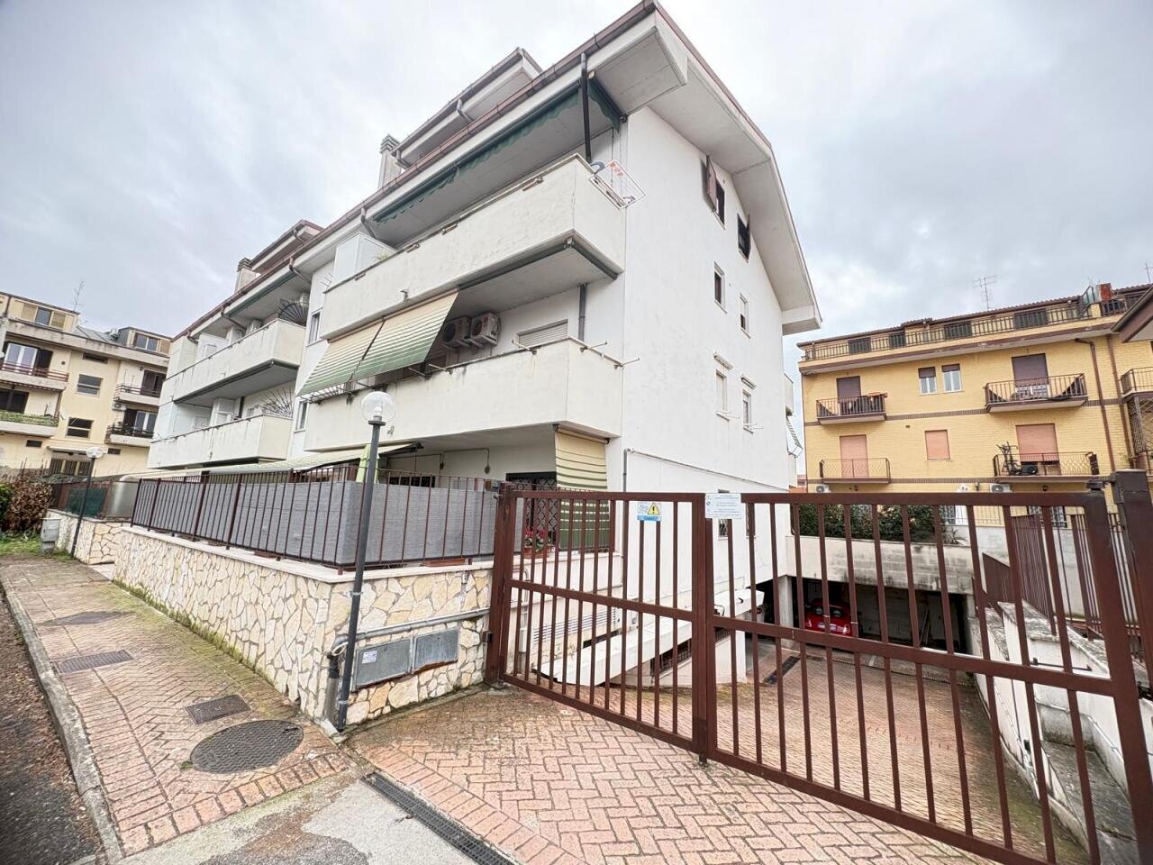 1.jpeg - Trilocale Via Domenico Luparelli, Guidonia Montecelio - foto 1