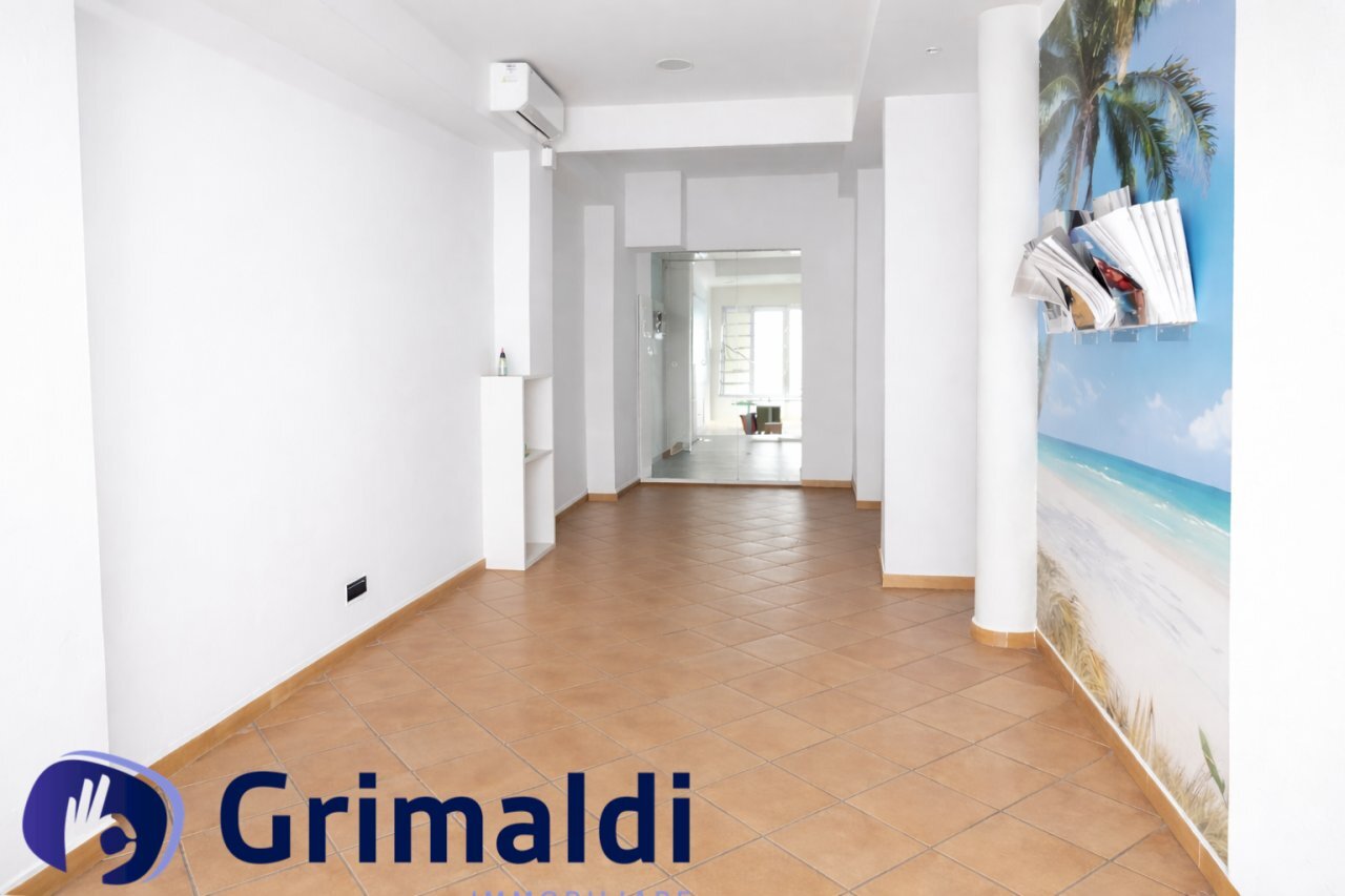 ChatGPT Image 3 mar 2026, 11_47_54.png - Commercial Premises Napoli (neighborhood Chiaia) - photo 1