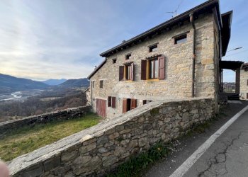 Semi-detached house Str. Cedogno, Neviano degli Arduini - photo 1