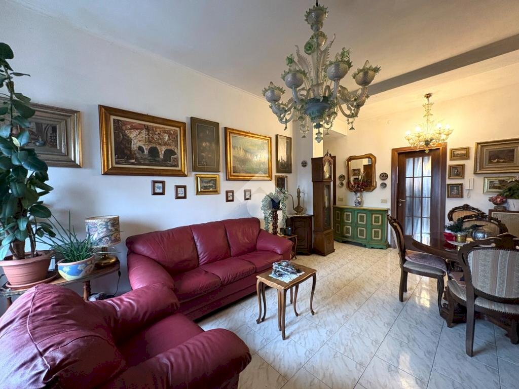 Trilocale Piazza Pietro Frattini, Milano (zona Giambellino) - foto 1