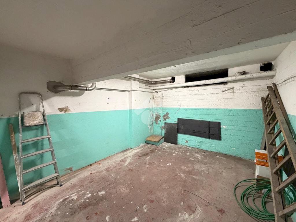 Box Via Faliero Vezzani, Genova (zona Rivarolo) - foto 2