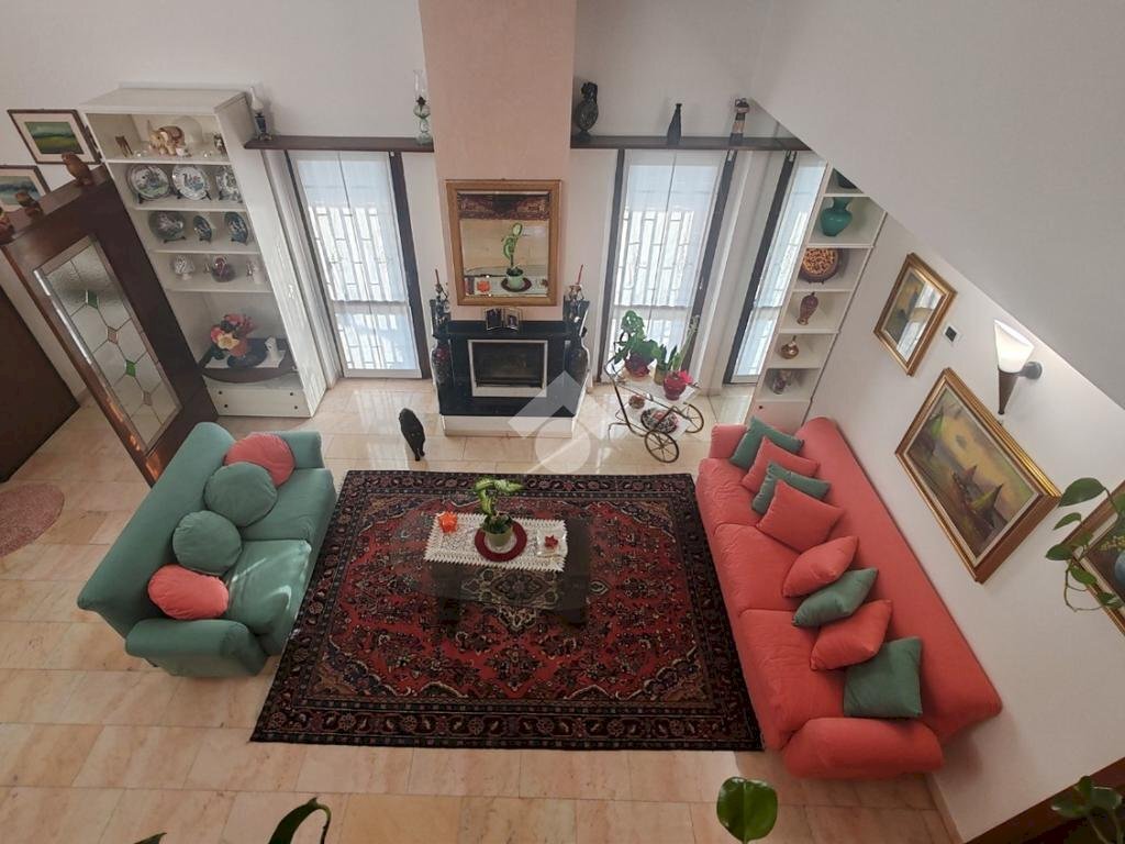 Villa Via Moneta, Opera - photo 3