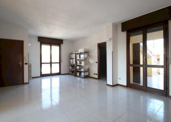 Three-room apartment Via Enrico Toti, Garbagnate Milanese - photo 10