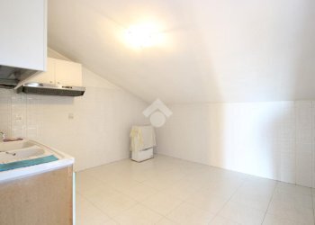 Three-room apartment Via Enrico Toti, Garbagnate Milanese - photo 15