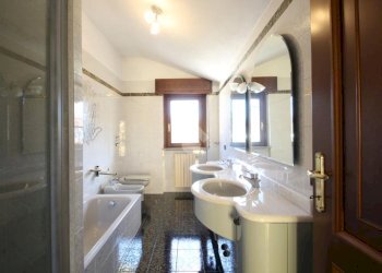 Three-room apartment Via Enrico Toti, Garbagnate Milanese - photo 32