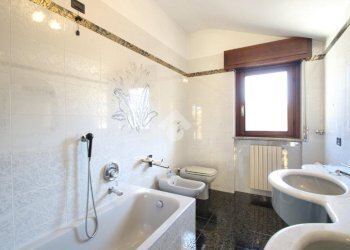 Three-room apartment Via Enrico Toti, Garbagnate Milanese - photo 35