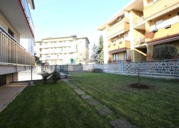Three-room apartment Via Enrico Toti, Garbagnate Milanese - photo 44