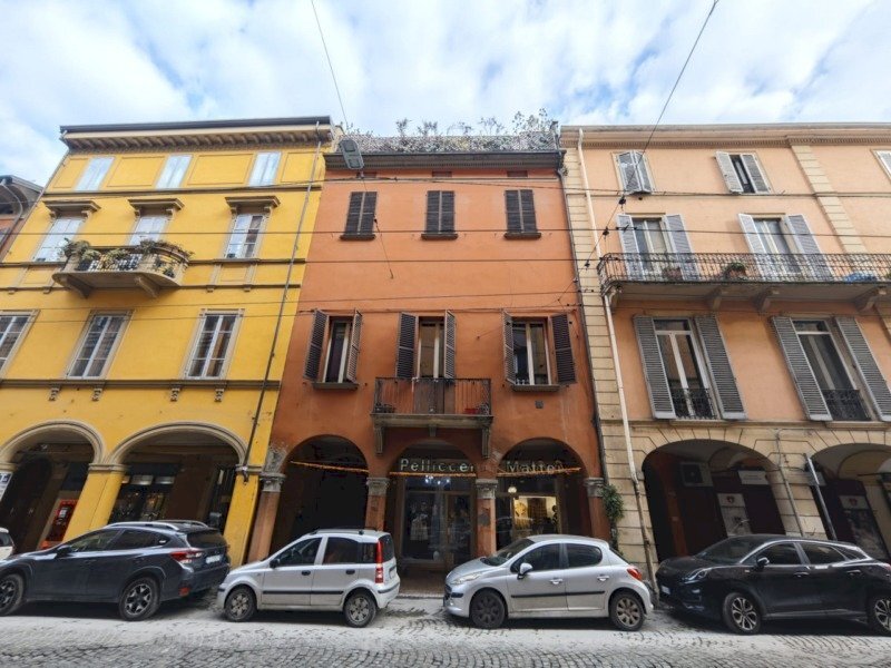 Cellar / Attic Via Santo Stefano, Bologna (neighborhood Santo Stefano) - photo 1