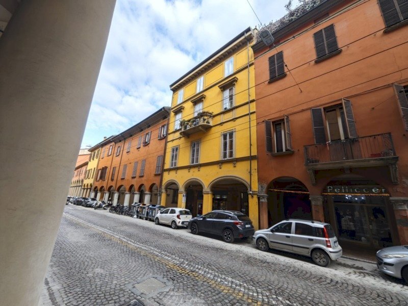Cellar / Attic Via Santo Stefano, Bologna (neighborhood Santo Stefano) - photo 2