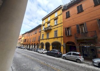 Cellar / Attic Via Santo Stefano, Bologna (neighborhood Santo Stefano) - photo 2