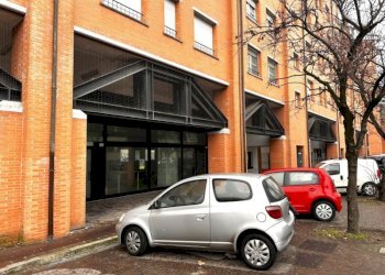 Commercial Activity via Dell'Artigiano, Bologna (neighborhood San Donato) - photo 7