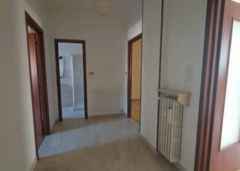 Three-room apartment Cumiana - photo 2