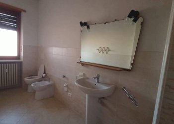 Three-room apartment Cumiana - photo 9