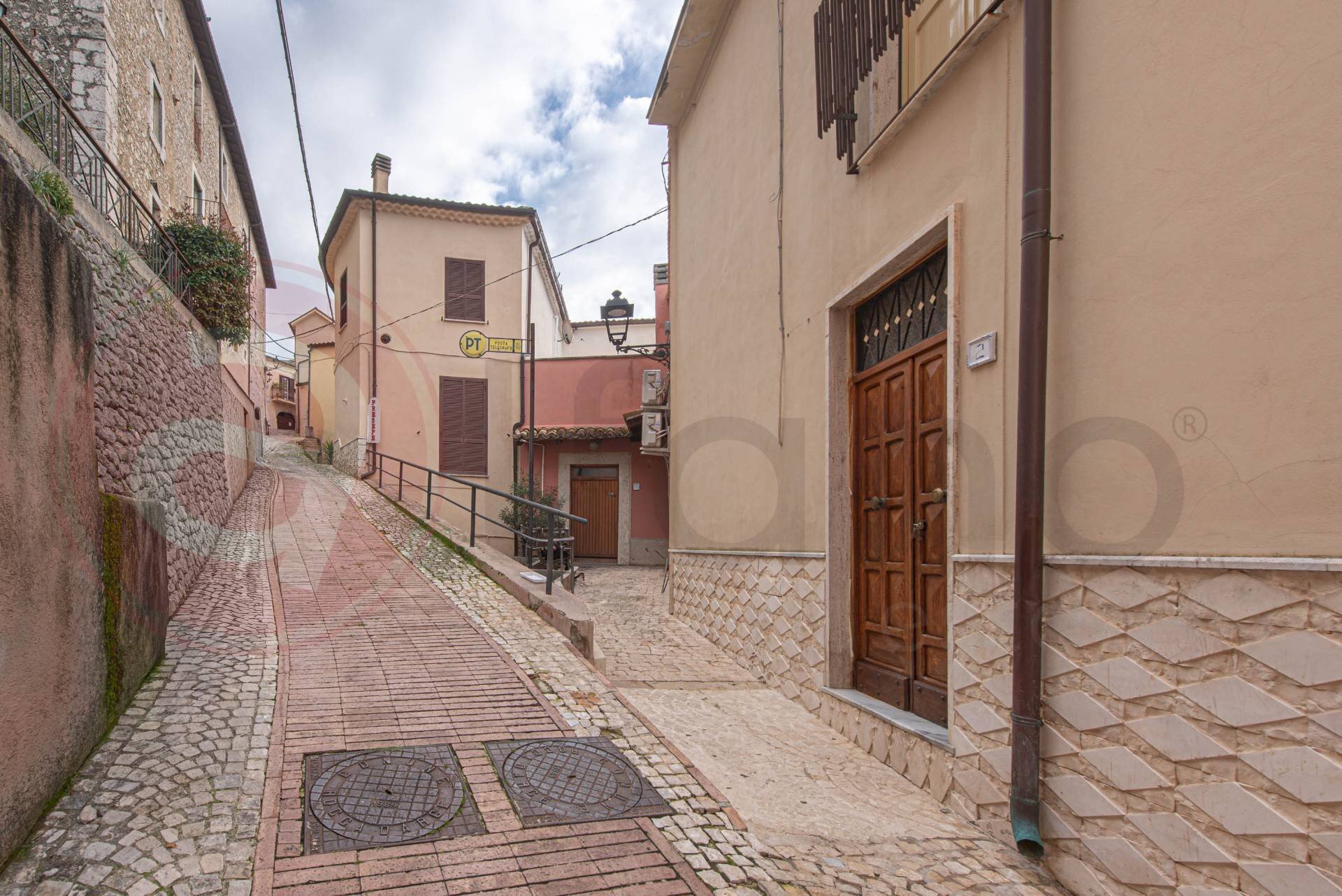 Foto 1 - Semi-detached house Via Conte Diopoldo
 
2, Rocca d'Arce - photo 1