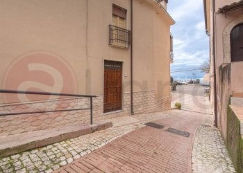 Foto 4 - Semi-detached house Via Conte Diopoldo
 
2, Rocca d'Arce - photo 4