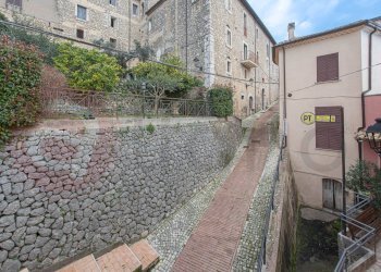 Foto 16 - Semi-detached house Via Conte Diopoldo
 
2, Rocca d'Arce - photo 16