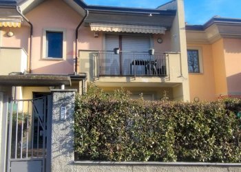 Casa all\'aperto - Trilocale Via Gorizia
 
16/a, Laveno-Mombello - foto 2