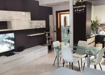 Sala da pranzo - Trilocale Via Gorizia
 
16/a, Laveno-Mombello - foto 4