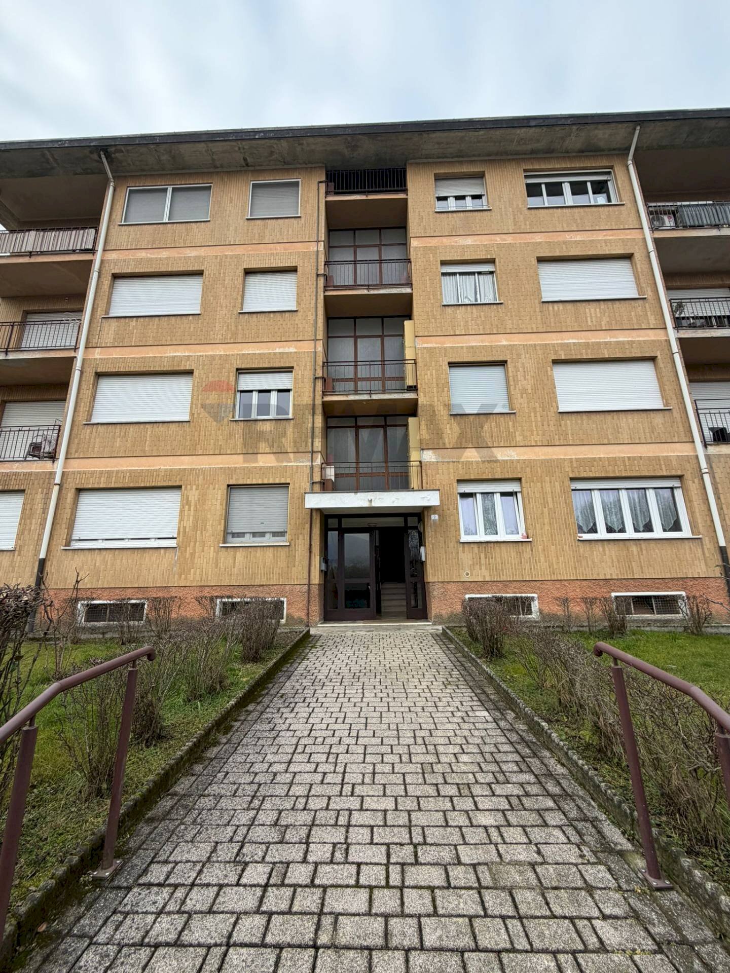 Edificio all\'aperto - Trilocale via Cascina Cattaneo
 
2, Luino - foto 1