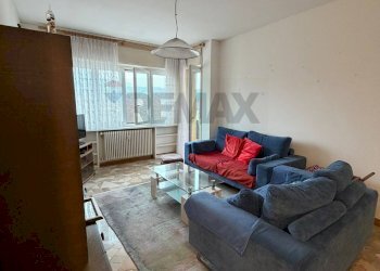 Soggiorno - Trilocale via Cascina Cattaneo
 
2, Luino - foto 4